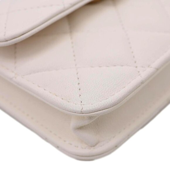 Chanel  Pearl Crush Flap Quilted Lambskin Leather Clutch With Chain White - Picture 9 of 13